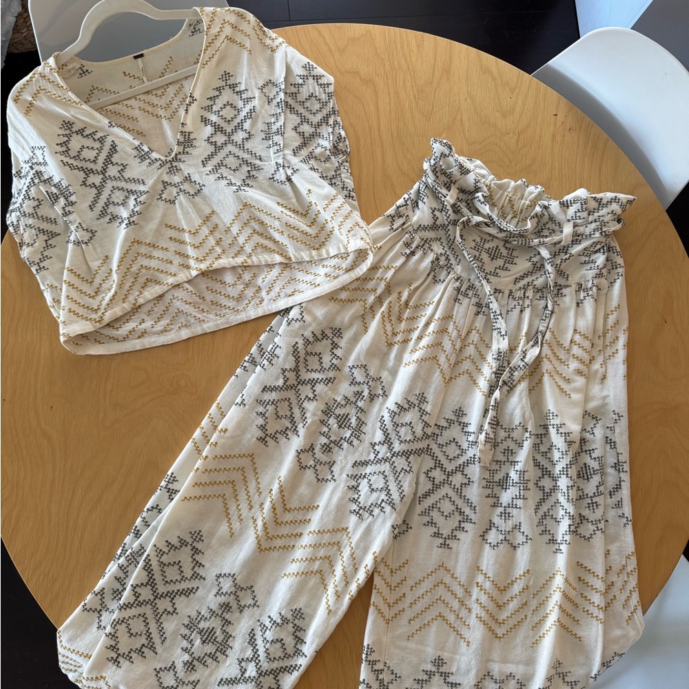 Cream And Gray Patterned Two-Piece Set - image 1